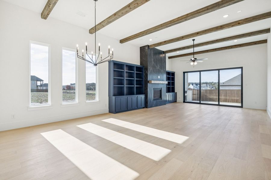 Representative unfurnished interior of a home built from the Augusta by Sandlin Homes in Trinity Estates, Benbrook (Image 15).