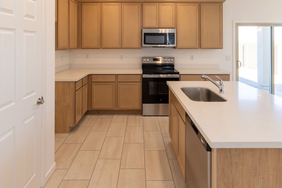 Furnished interior view inside a new home in Rancho Santa Rosa, Maricopa (Image 8).