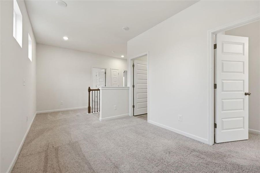 Spacious, unfurnished interior of a new home in , Powder Springs (Image 27).
