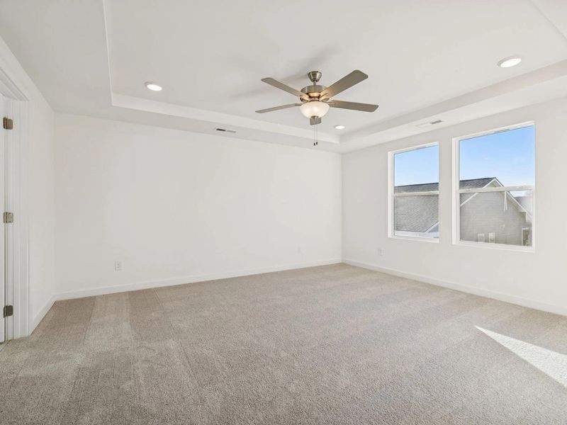 Spacious, unfurnished interior of a new home in Sage Farms, White House (Image 27).