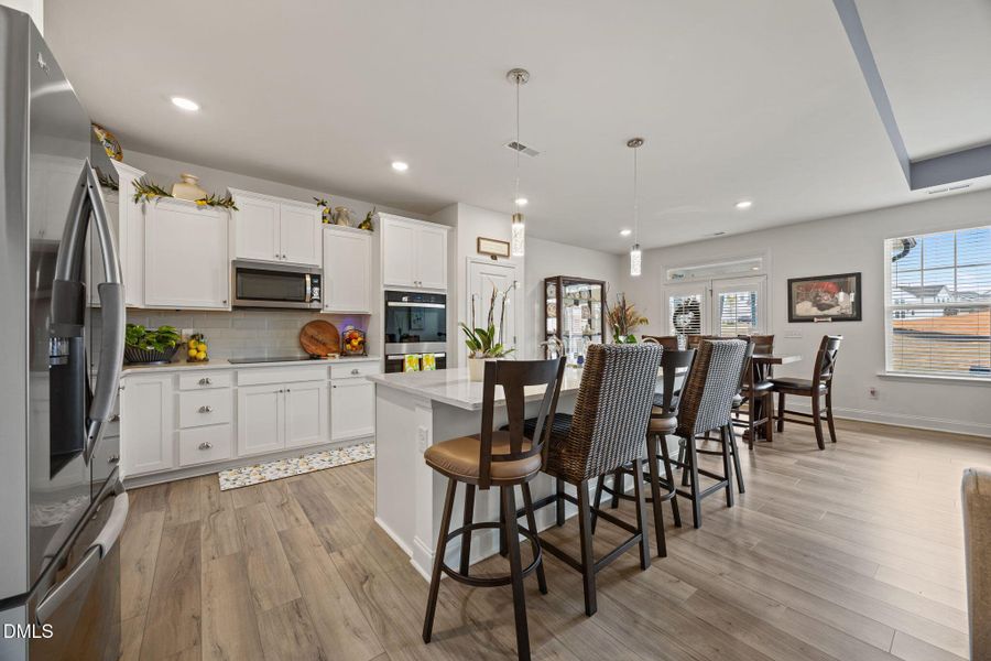 QUARTZ COUNTER TOPS