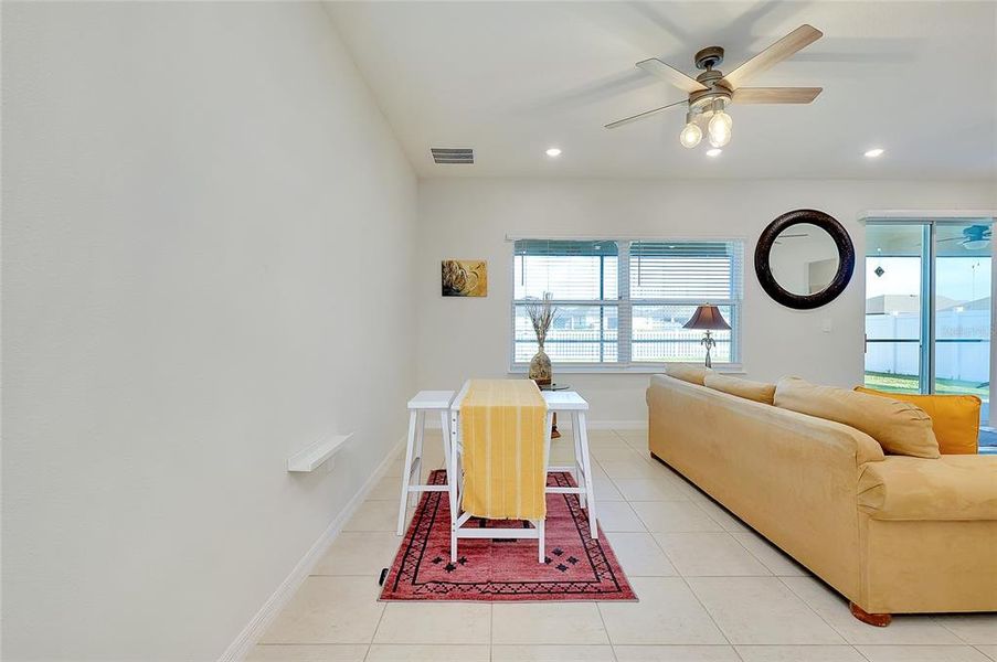 Furnished interior view inside a new home in , Bradenton (Image 40).