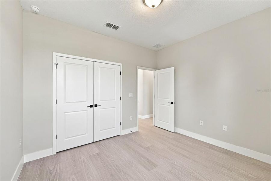 Spacious, unfurnished interior of a new home in , Ocala (Image 12).