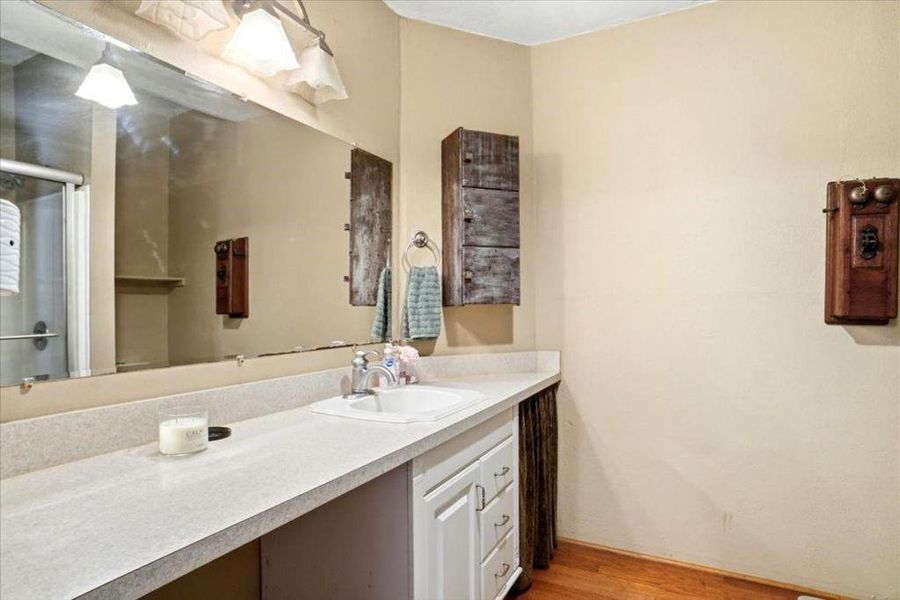 Furnished interior view inside a new home in , Itasca (Image 30).