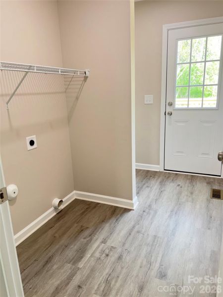 Spacious, unfurnished interior of a new home in , Salisbury (Image 22).