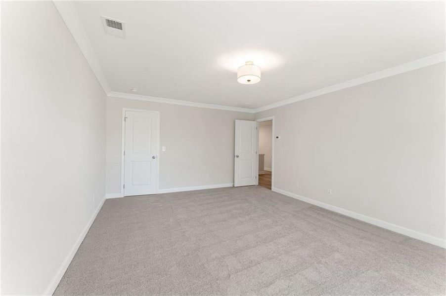 Spacious, unfurnished interior of a new home in Cherokee Township, Acworth (Image 27).