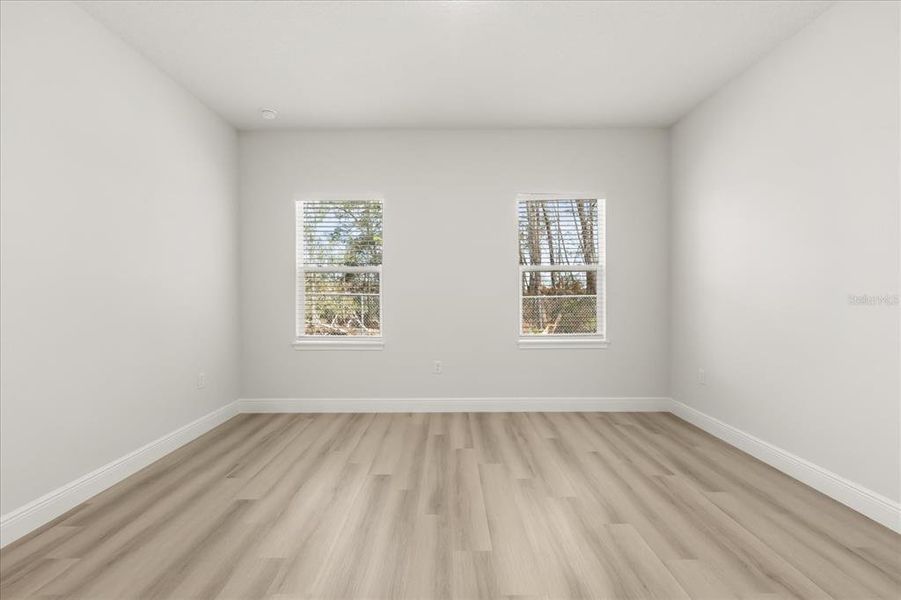 Spacious, unfurnished interior of a new home in , Ocala (Image 29).