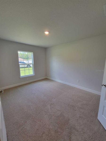 Spacious, unfurnished interior of a new home in , Ocala (Image 25).