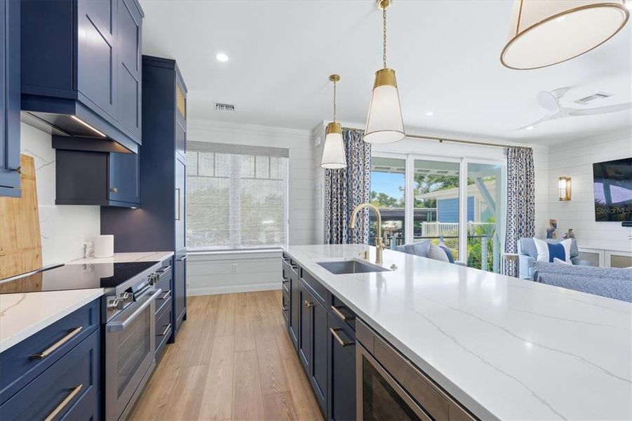 Furnished interior view inside a new home in , Boca Grande (Image 9).