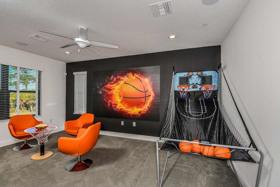 Community amenities associated with the Meadow Brook by Neal Communities in Vicenza, Venice (Image 29).