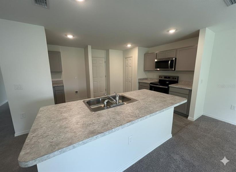 Furnished interior view inside a new home in Port Charlotte, Port Charlotte (Image 5).