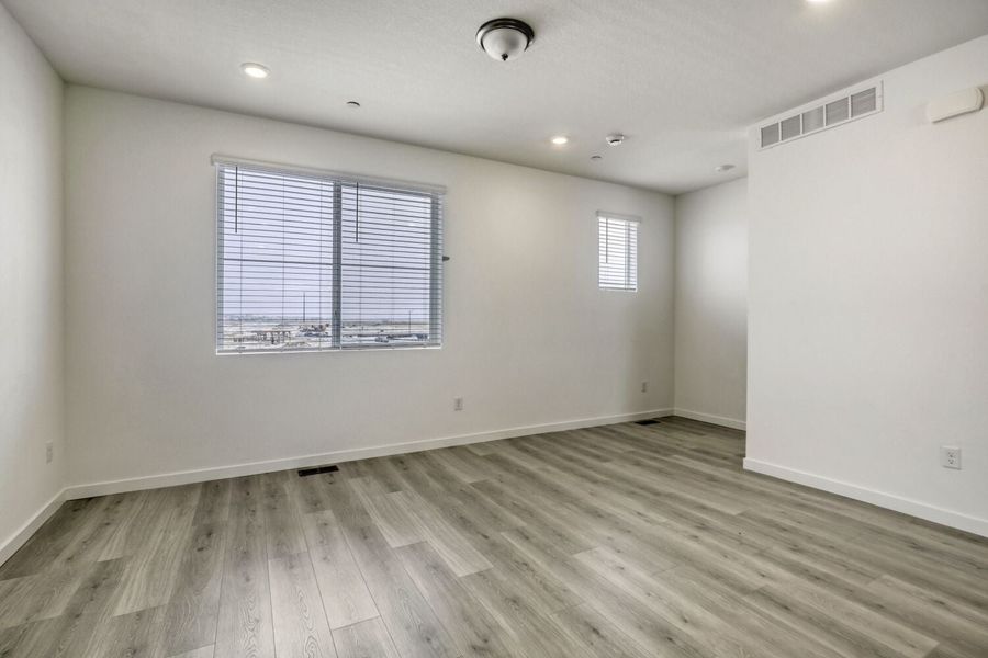 2373 E Suniga RD, Fort Collins, CO.  - Slide 7