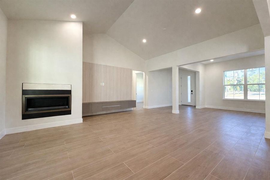 Spacious, unfurnished interior of a new home in , Dunnellon (Image 42).