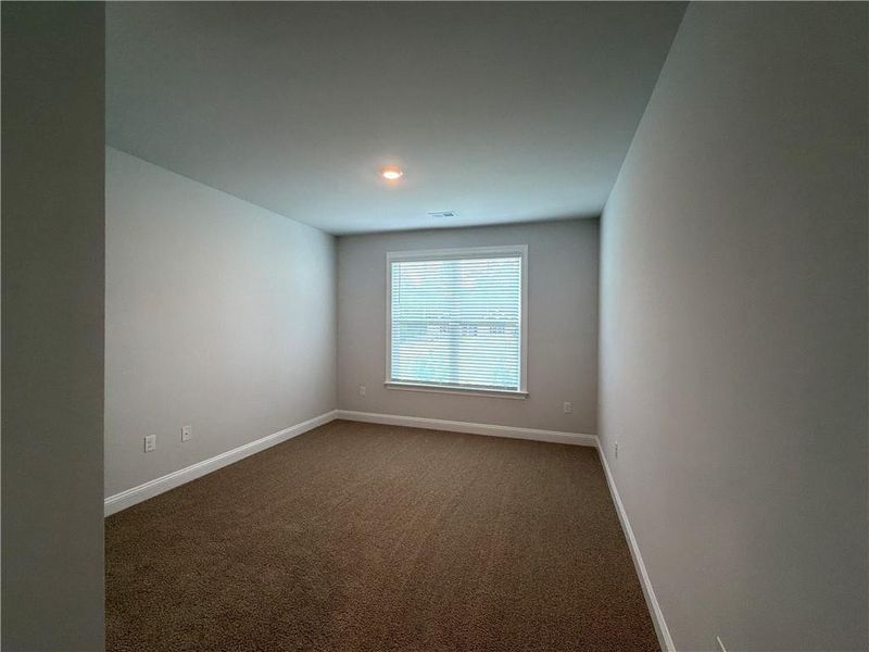 Spacious, unfurnished interior of a new home in Tuscany Hills, Douglasville (Image 12).