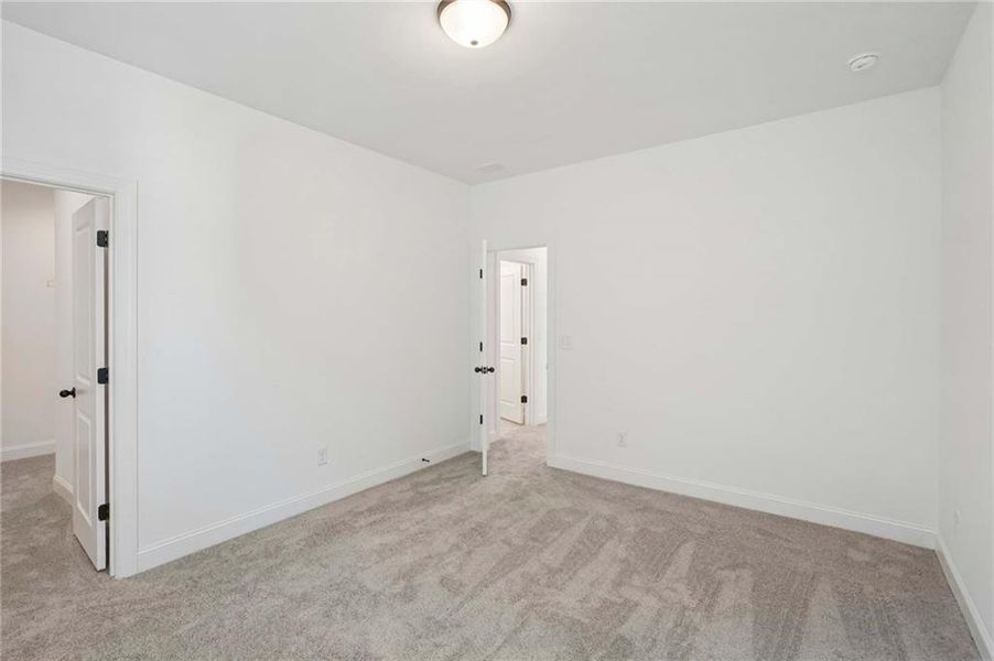 Spacious, unfurnished interior of a new home in East Harbor II at Chestatee, Dawsonville (Image 23).