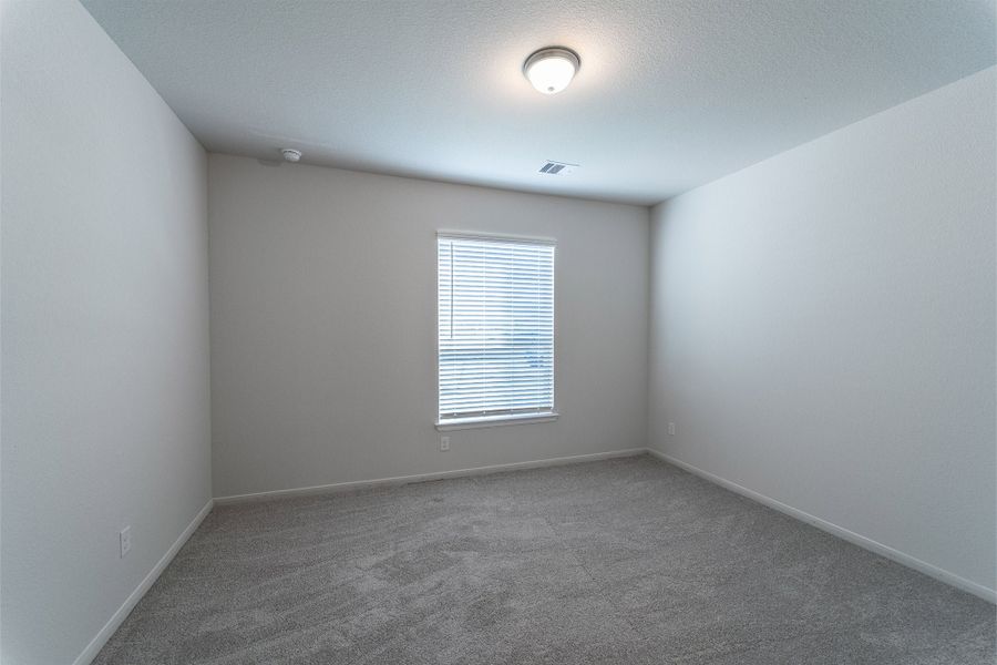 Spacious, unfurnished interior of a new home in Lago Mar, Texas City (Image 17).