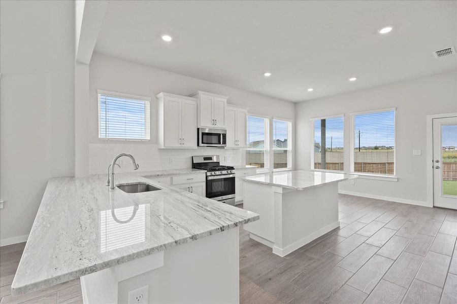 Furnished interior view inside a new home in Village at Three Oaks, Seguin (Image 6). Furnished interior view inside a new home in Village at Three Oaks, Seguin (Image 6).