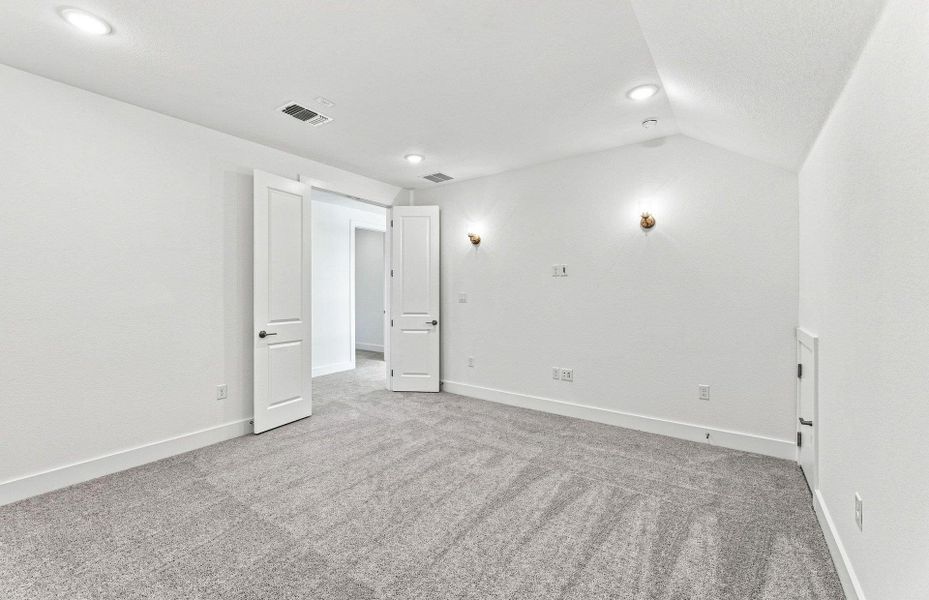 Spacious, unfurnished interior of a new home in Kuempel Estates, Pflugerville (Image 25).