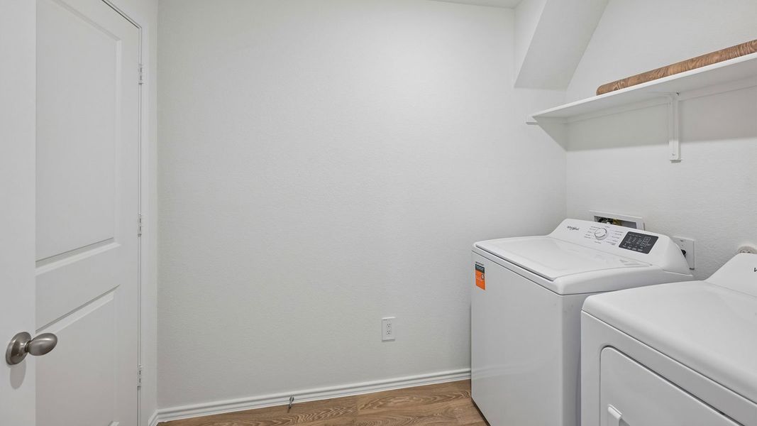Close-up of interior finishes inside a home in Valverde, Bastrop (Image 11).