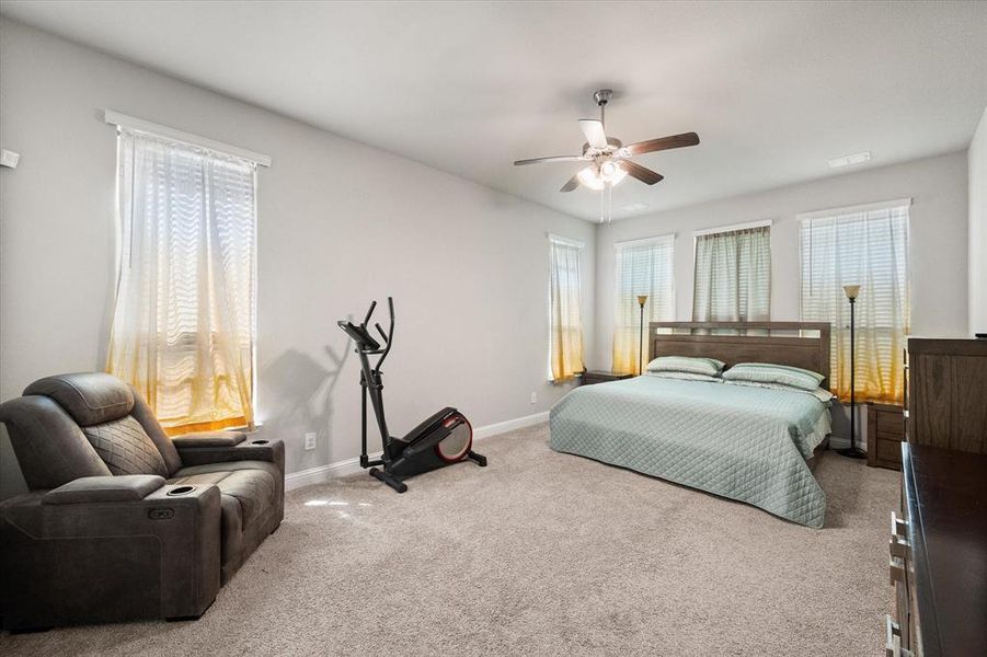 Furnished interior view inside a new home in Dove Creek, Midlothian (Image 5).