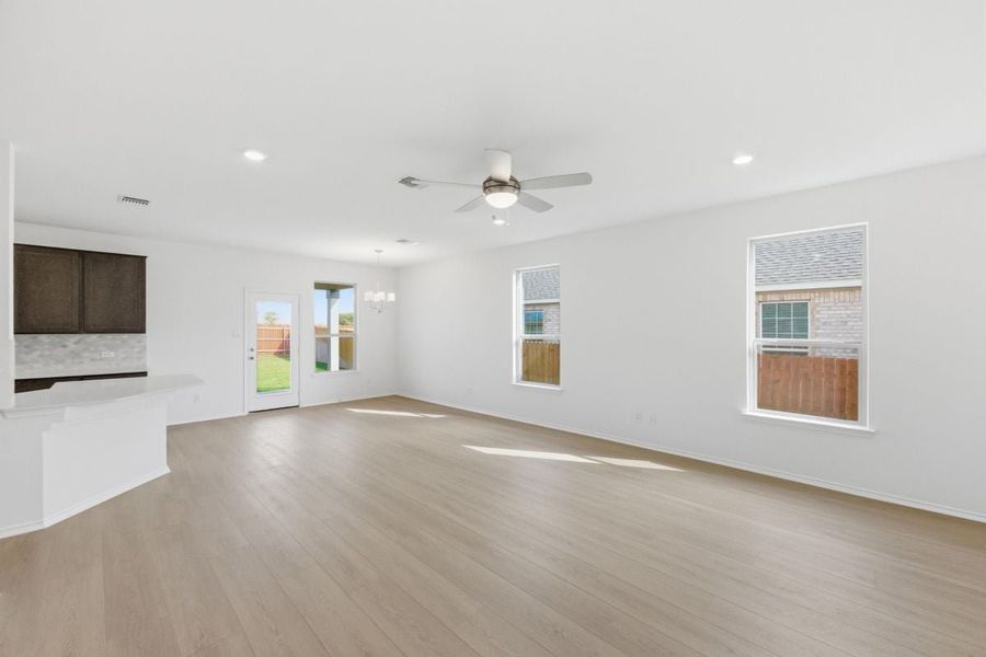 Spacious, unfurnished interior of a new home in Salerno - Heritage Collection, Round Rock (Image 6). Spacious, unfurnished interior of a new home in Salerno - Heritage Collection, Round Rock (Image 6).
