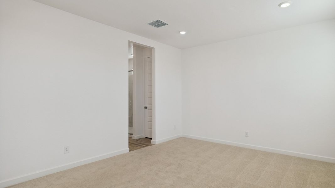Spacious, unfurnished interior of a new home in Aloravita, Peoria (Image 20).