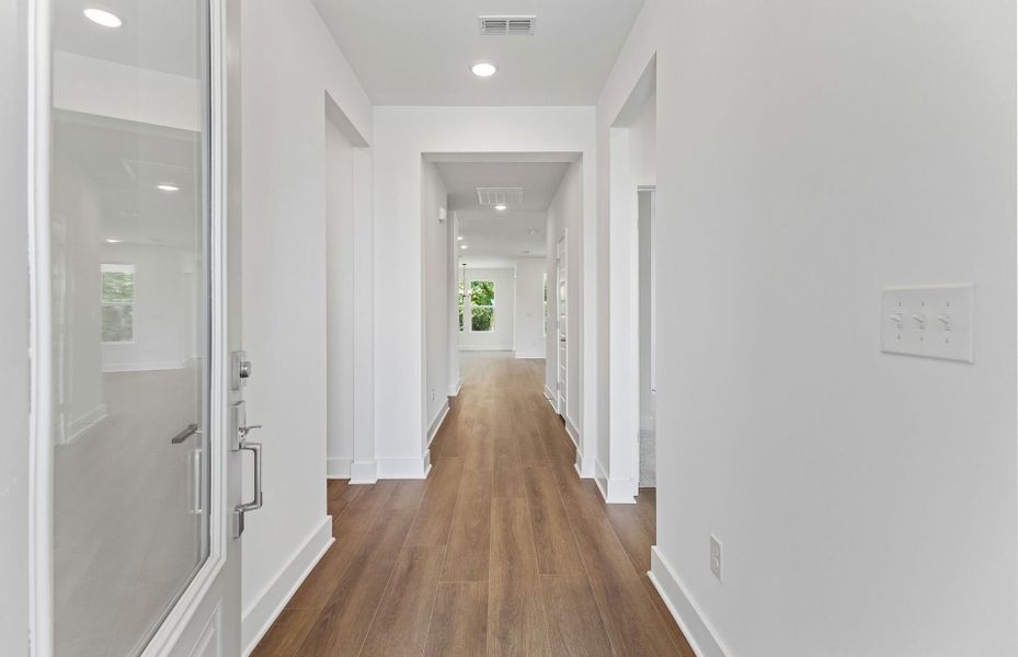 Spacious, unfurnished interior of a new home in Glenview Farms, Murfreesboro (Image 52). Spacious, unfurnished interior of a new home in Glenview Farms, Murfreesboro (Image 52).