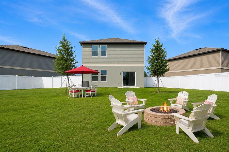 Exterior details and patio area of a home in , Groveland (Image 3).