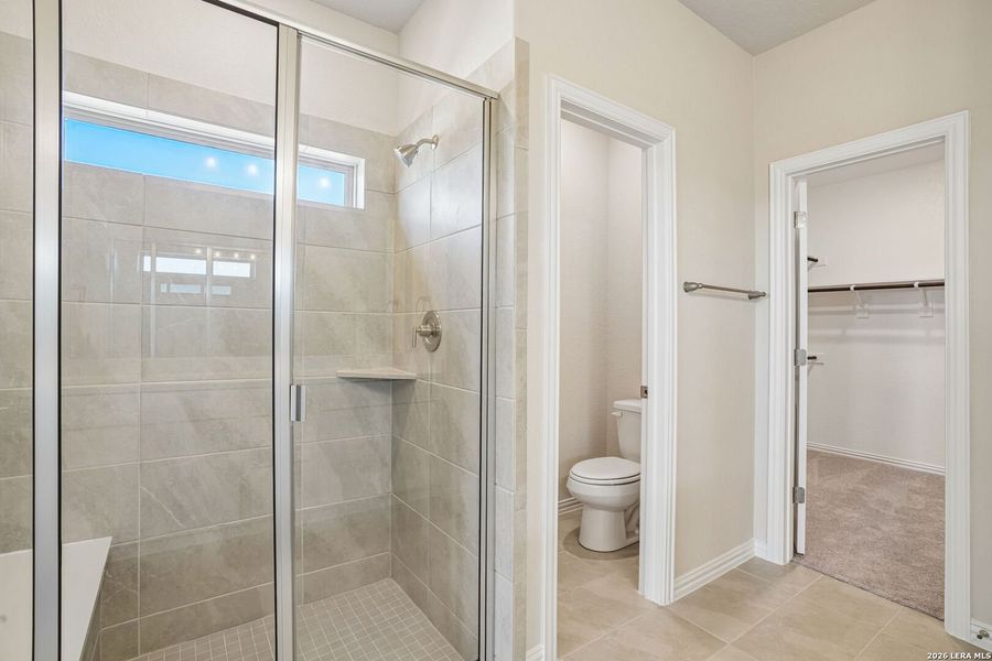 Furnished interior view inside a new home in Meyer Ranch - Enclave, New Braunfels (Image 9).