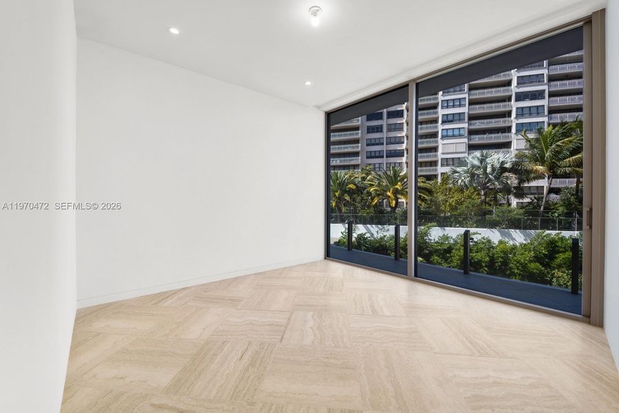 Spacious, unfurnished interior of a new home in , Miami (Image 17).