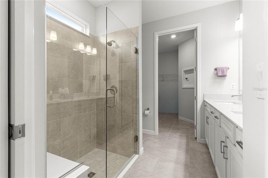 Furnished interior view inside a new home in , Ocala (Image 10).