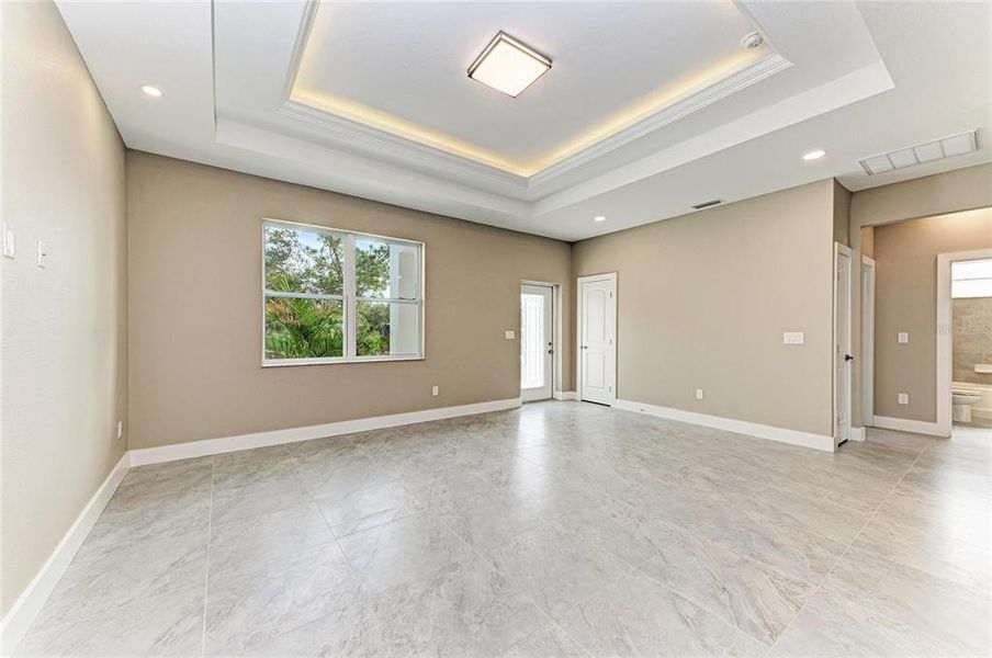 Spacious, unfurnished interior of a new home in , North Port (Image 22).