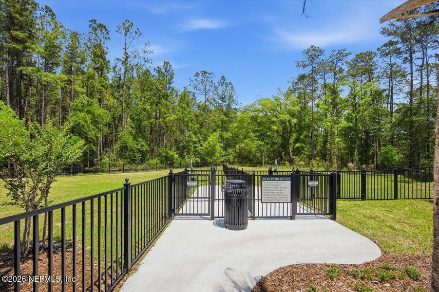 Community amenities in , Middleburg (Image 31).