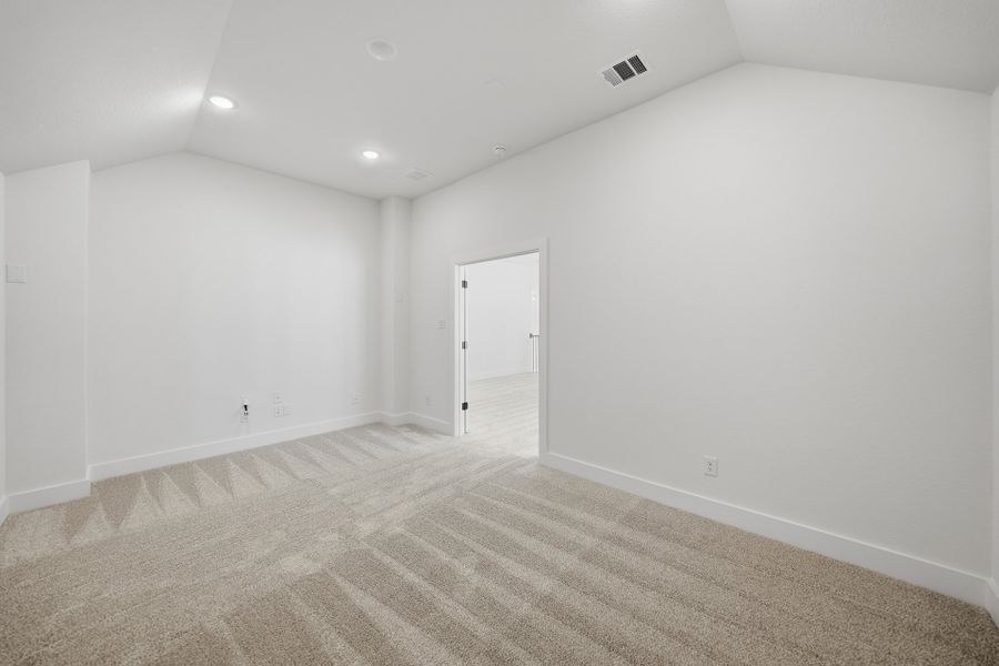 Spacious, unfurnished interior of a new home in Tavolo Park, Fort Worth (Image 31). Spacious, unfurnished interior of a new home in Tavolo Park, Fort Worth (Image 31).