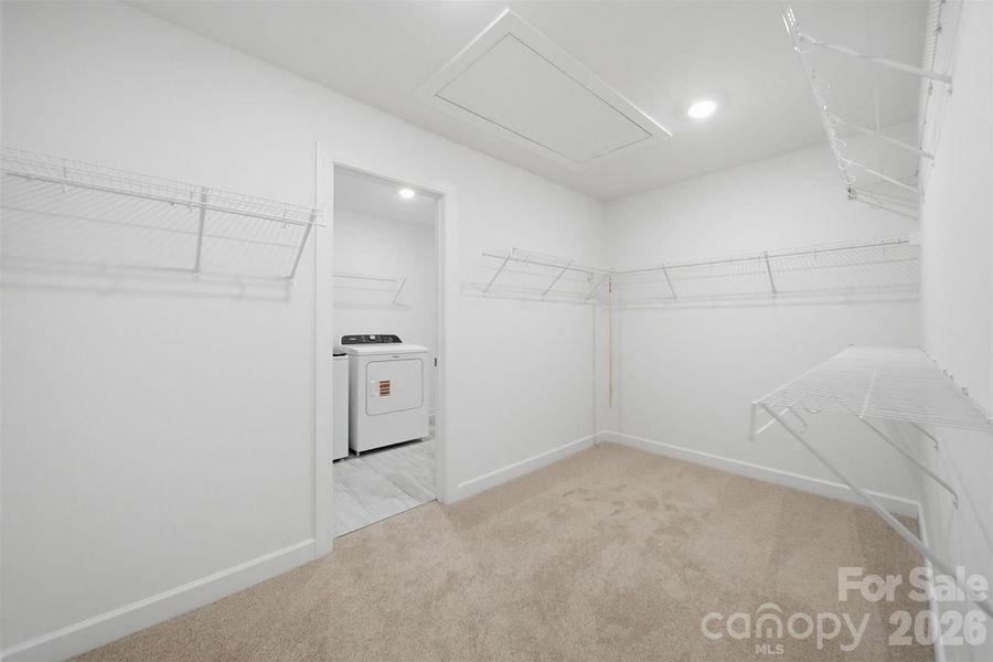 Spacious, unfurnished interior of a new home in Buffalo Ridge, Newton (Image 43).