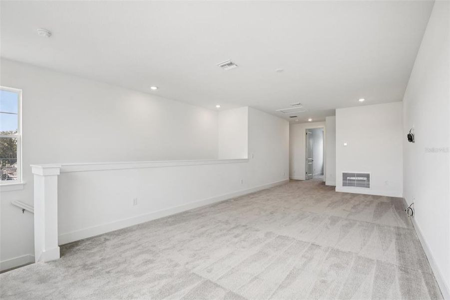 Spacious, unfurnished interior of a new home in Biscayne Landing at Seaire, Parrish (Image 38).