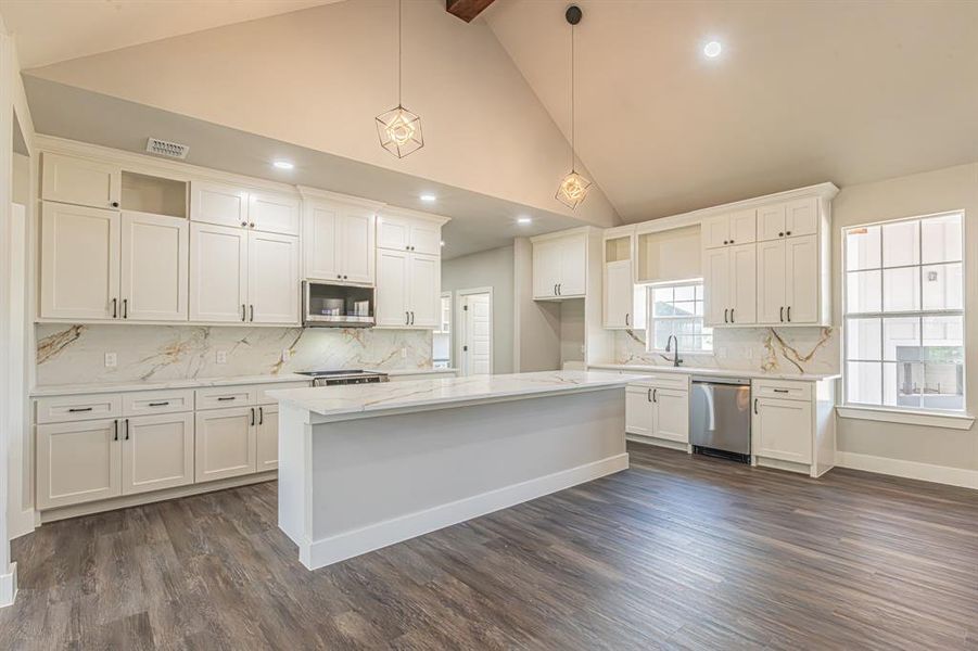 Furnished interior view inside a new home in , Alvarado (Image 12).