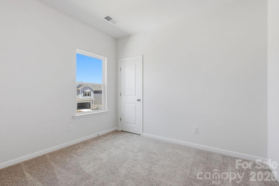 Spacious, unfurnished interior of a new home in Catawba Trace, Catawba (Image 14).