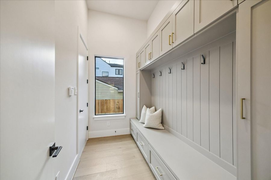 Furnished interior view inside a new home in , Bellaire (Image 18).