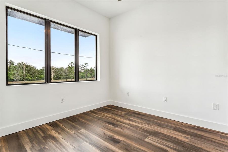 Spacious, unfurnished interior of a new home in , Tampa (Image 23).