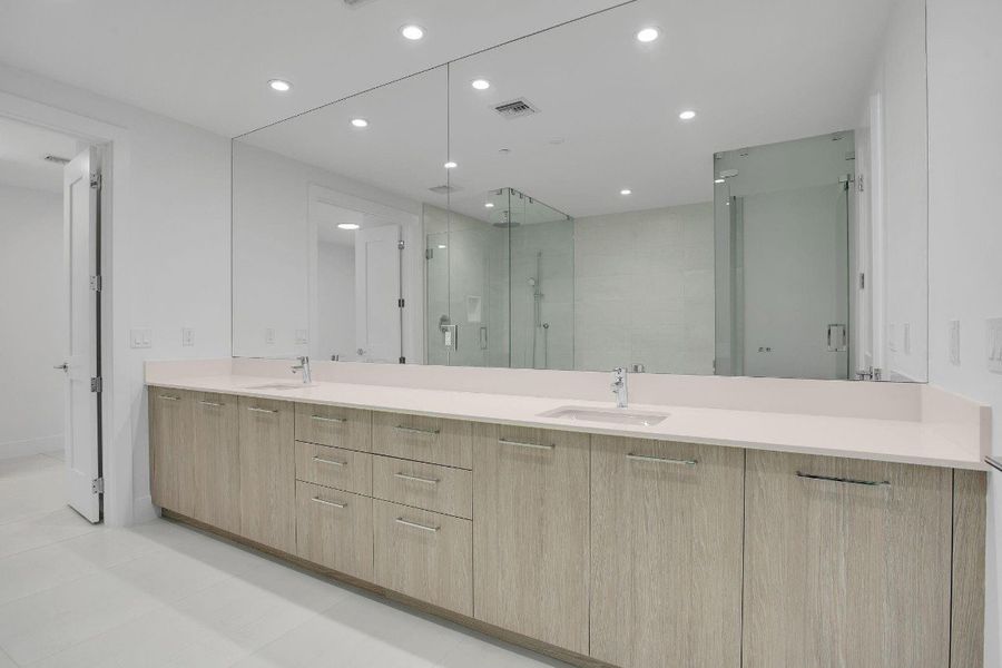 Owner’s Suite Bathroom Vanity