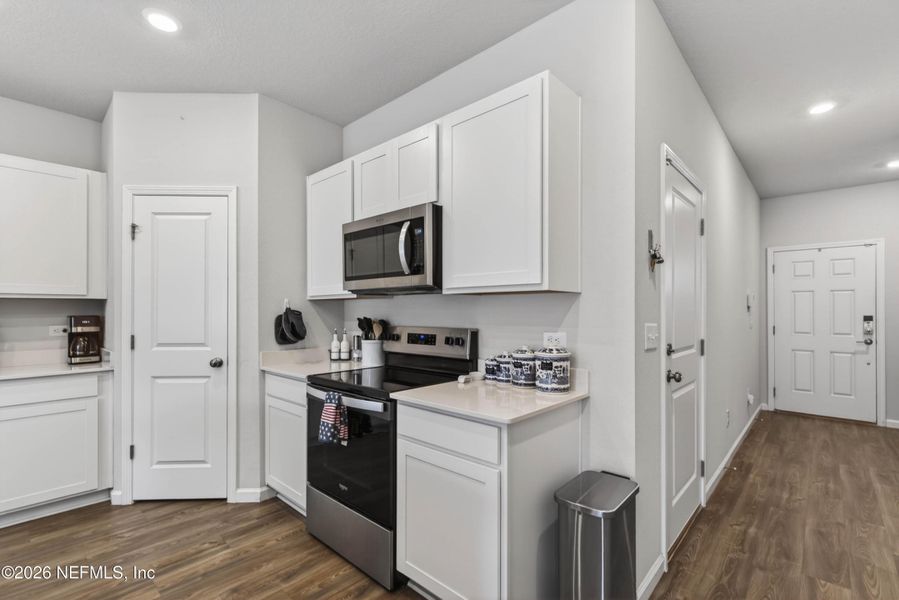 Furnished interior view inside a new home in , Jacksonville (Image 7).