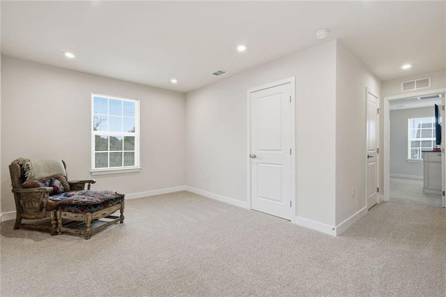 Spacious, unfurnished interior of a new home in , Calhoun (Image 20).