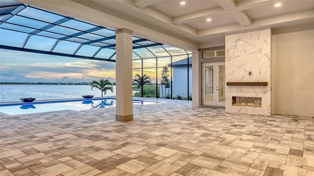 Spacious, unfurnished interior of a new home in , Sarasota (Image 19).