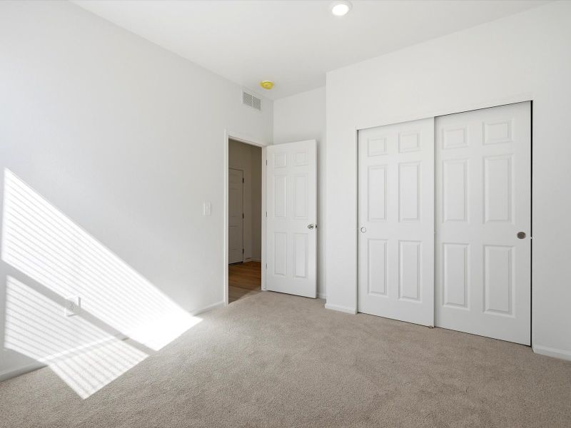 Spacious, unfurnished interior of a new home in Meridian Ranch, Peyton (Image 25).