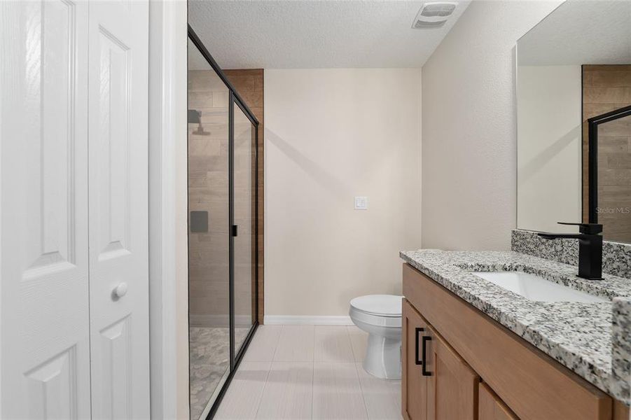 Furnished interior view inside a new home in , Dunnellon (Image 12).
