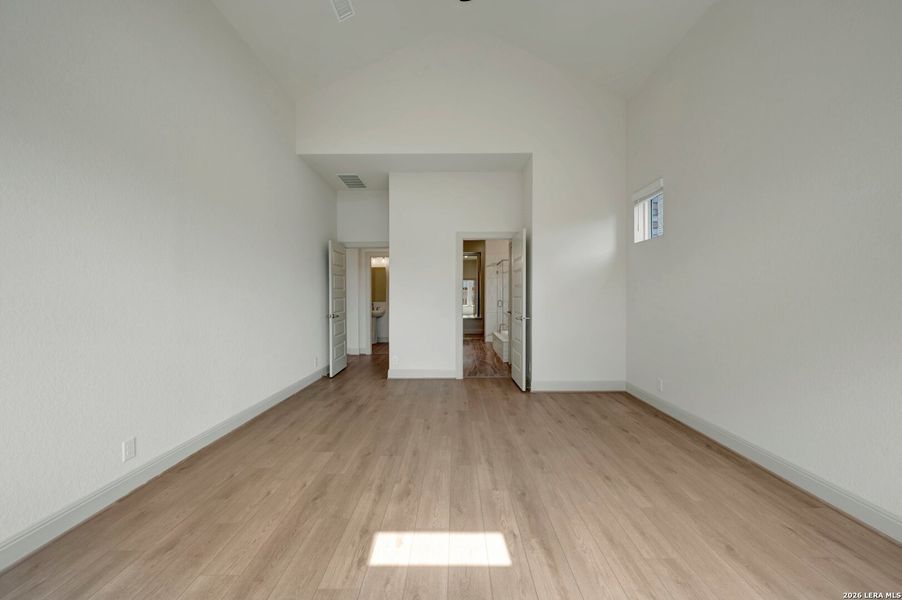 Spacious, unfurnished interior of a new home in Windsong - Reserve Series, Boerne (Image 25). Spacious, unfurnished interior of a new home in Windsong - Reserve Series, Boerne (Image 25).