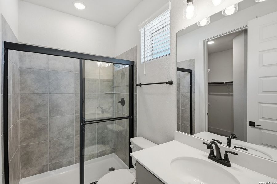 Furnished interior view inside a new home in Mesa Western, Cibolo (Image 18). Furnished interior view inside a new home in Mesa Western, Cibolo (Image 18).