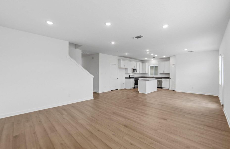 Spacious, unfurnished interior of a new home in Skyview, Belton (Image 13).