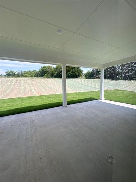 Exterior details and patio area of a home in Grayson Ridge, Van Alstyne (Image 3).